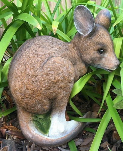 29cm kangaroo / joey - australian native animal garden ornament