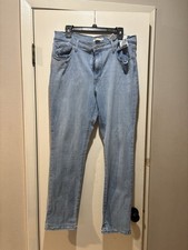 Preowned 724 Hi Rise Straight Levi  s Womens Sz 34, Ships Fast