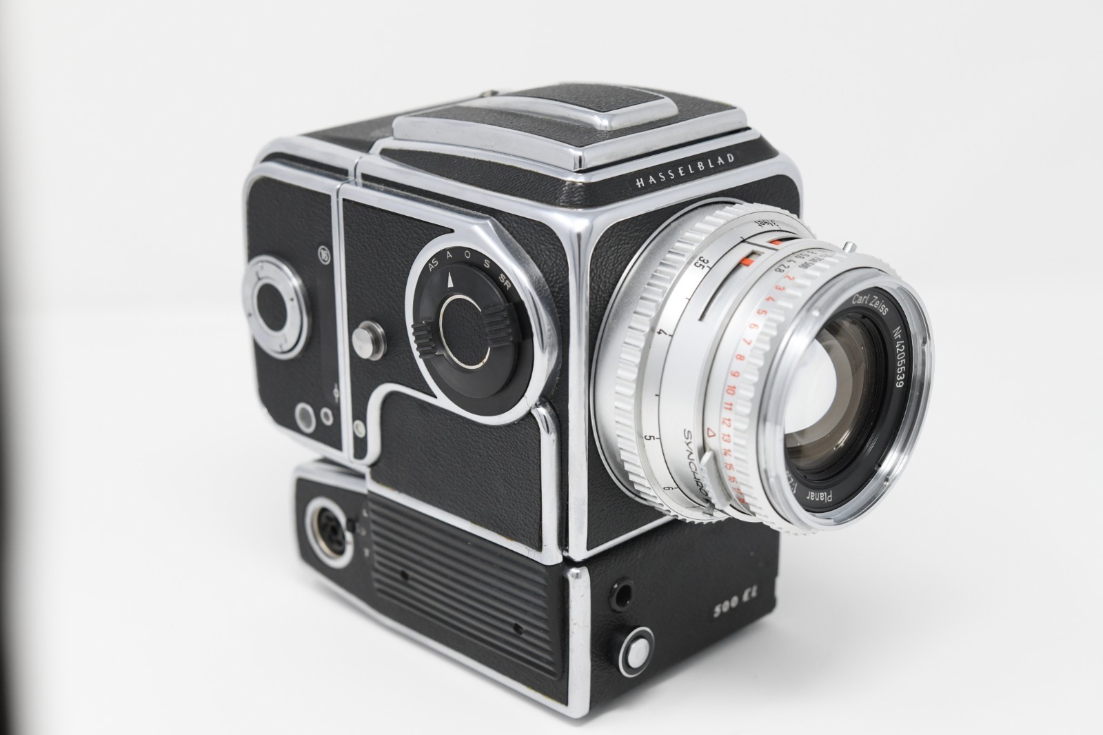 Hasselblad 500 EL Camera with Zeiss Planar 80mm f/2.8 Lens and 120 Film Back