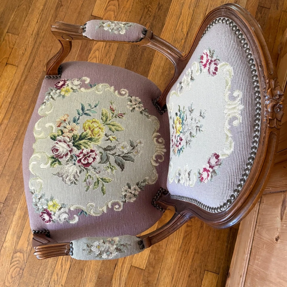 Sillón francés vintage Luis XV punta de aguja Foto 2 de 4