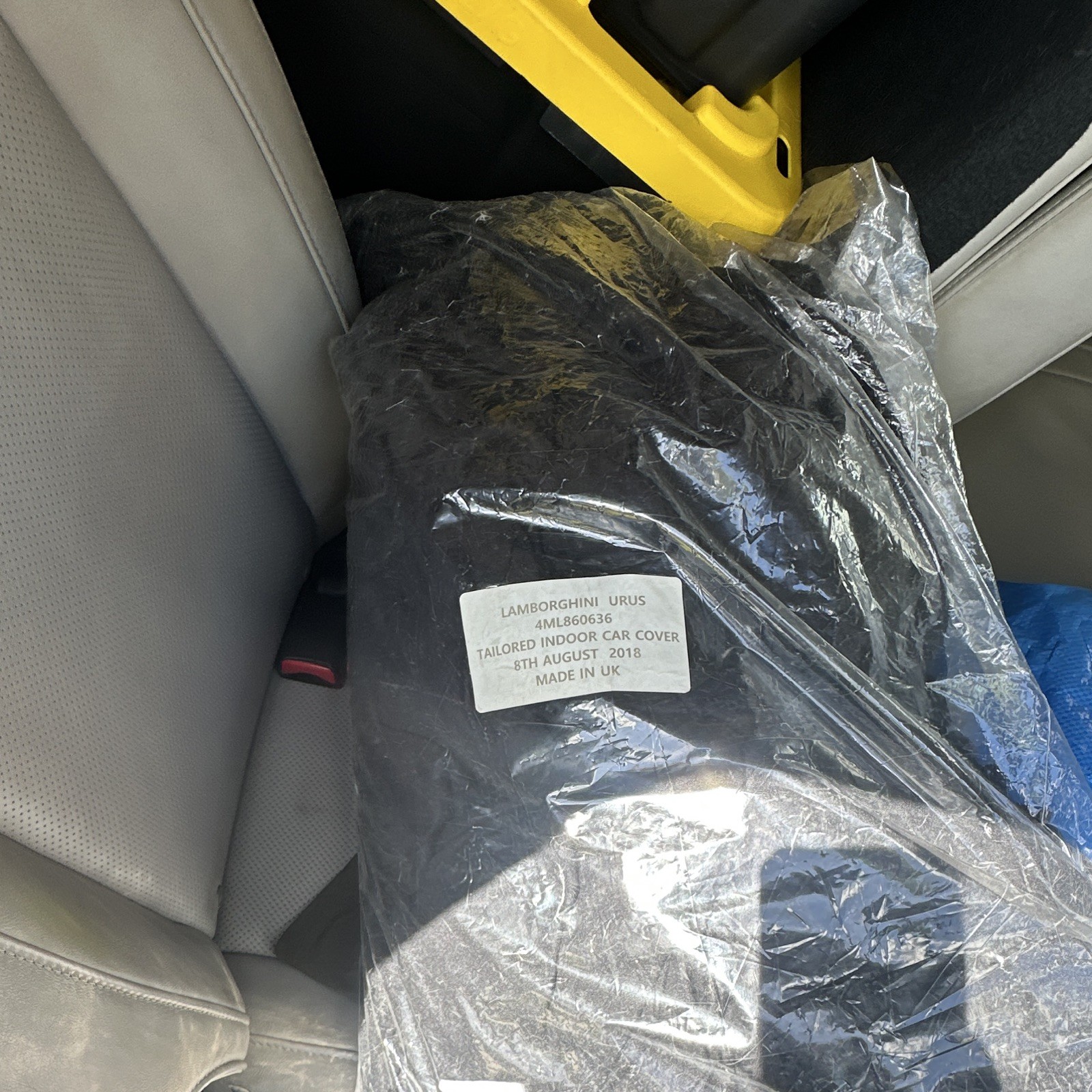 Lamborghini Urus Cover