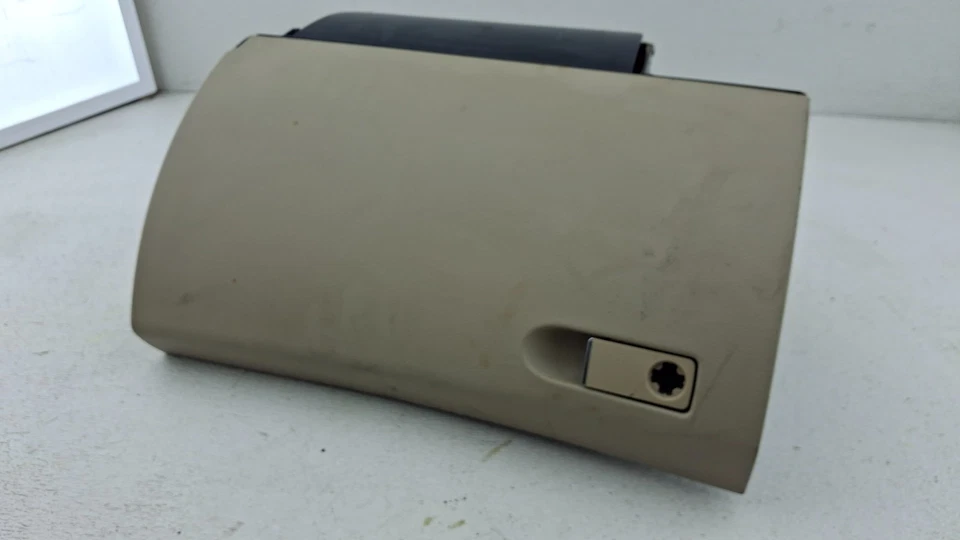 12-14 MERCEDES-BENZ W204 C300 SALPICADERO GUANTERA BEIGE OEM Foto 2 de 4