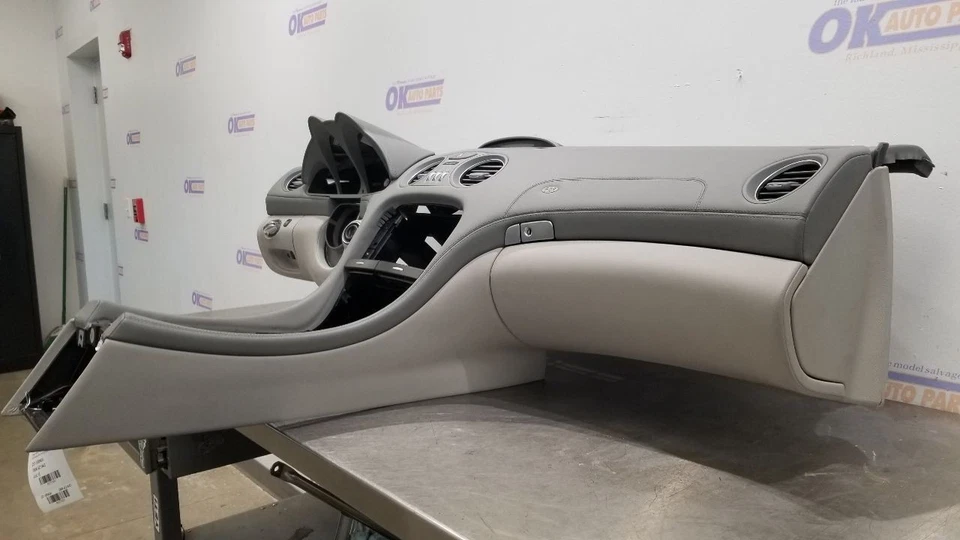 09 MERCEDES BENZ AMG SL63 R230 DASH PANEL DASHBOARD ASSEMBLY GRAY LEATHER Foto 3 de 4