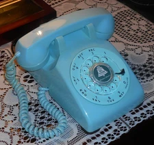EXCELLENT VINTAGE WESTERN ELECTRIC AQUA BLUE CLASSIC ROTARY DIAL DESK PHONE WKS!
