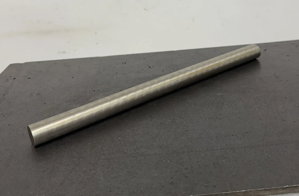 Barra redonda de acero inoxidable 304 - 13/16′′ de diámetro x 12′′ de largo - Stock de molino de torno CNC Foto 4 de 4