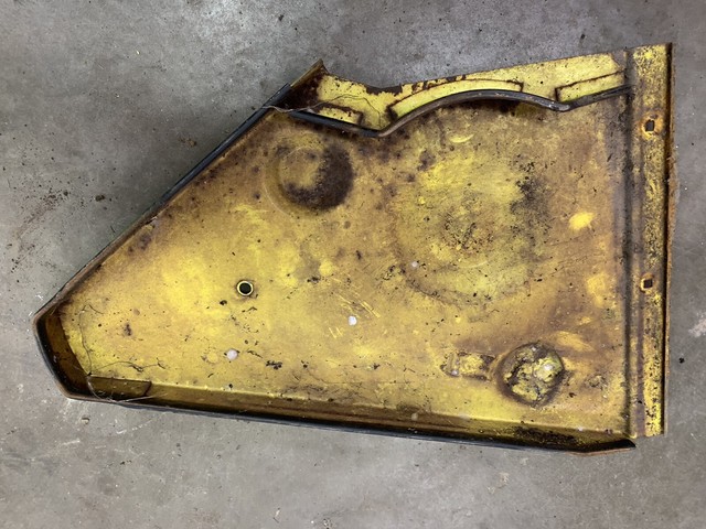 JOHN DEERE 37A SNOW THROWER/BLOWER CHAIN GUARD PART AM32438 for sale