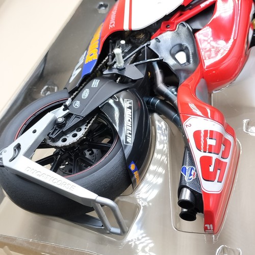 MINICHAMPS 1/6 Ducati Desmosedici Loris Capirossi Dirty Version 062031495 MotoGP - Picture 10 of 22