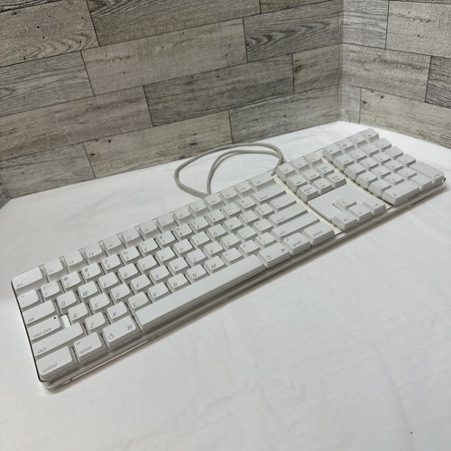 Apple White Wired Keyboard A1048 with 2 USB Ports Clean Fast Ship Tested Works - Picture 2 of 14