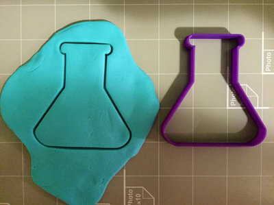 Chemistry Flask Cookie Cutter - Choose Your Size