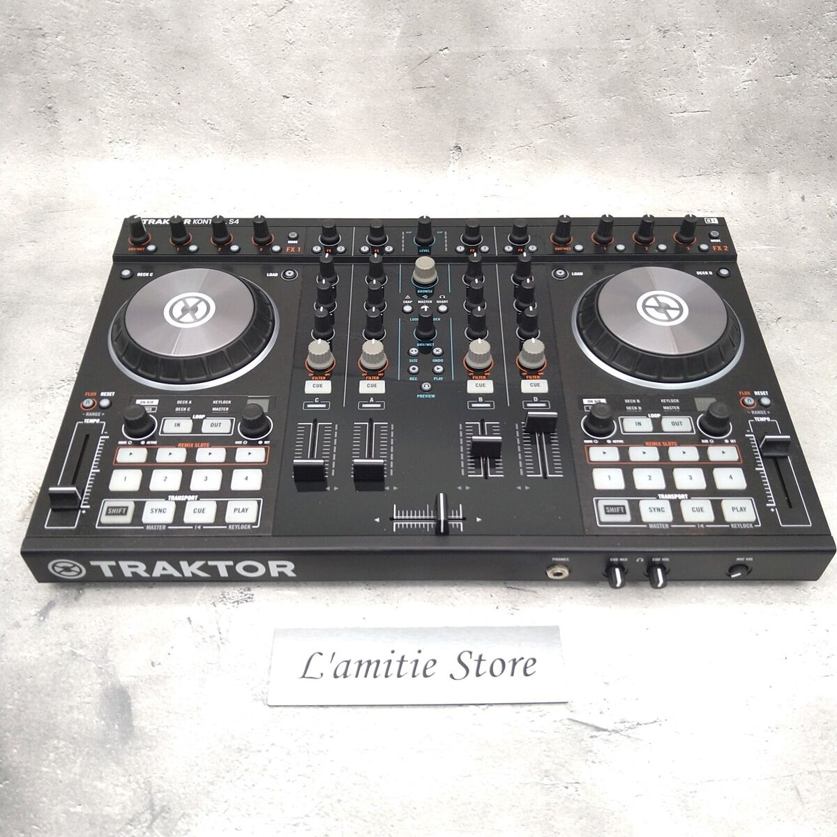 Native Instruments Traktor Kontrol S4 MK2 Pro DJ Controller Native Instruments Traktor Kontrol S4 MK2 Pro DJ Controller