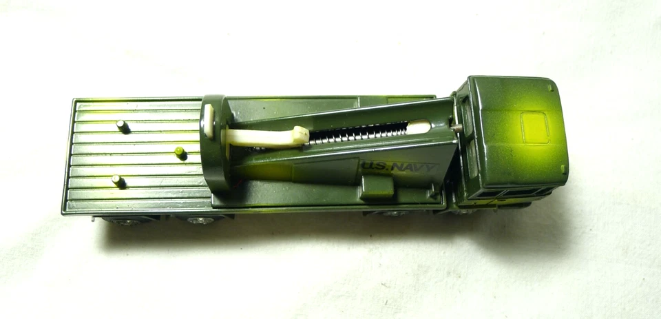 VECCHIO MODELLINO militare US NAVY CAMION RAZZO LANCIA MISSILE MIRA 1/64 - Immagine 3 di 4