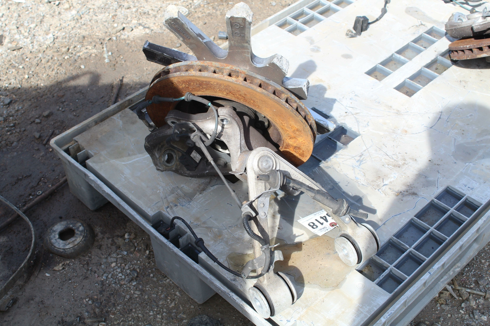 Spindle Knuckle Front MASERATI Left 06