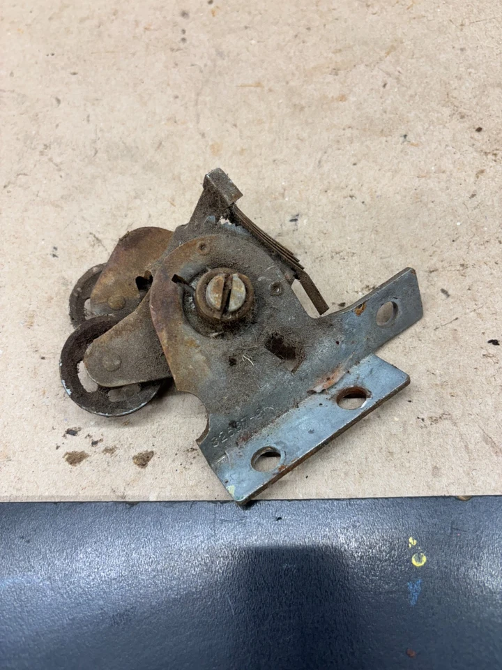 Oldsmobile 88 98 GM 1949 1950 1951 BUICK PONTIAC LIMPIAPARABRISAS PIEZAS PULLIES Foto 2 de 4