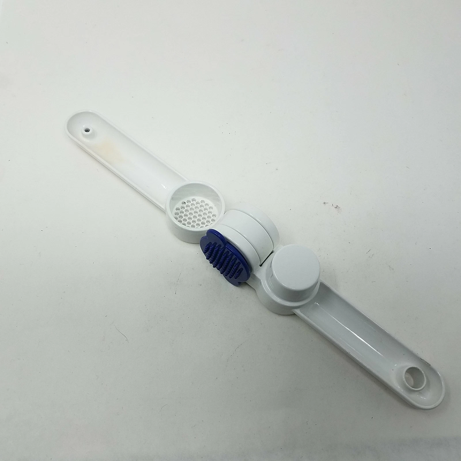 Tupperware Garlic Press