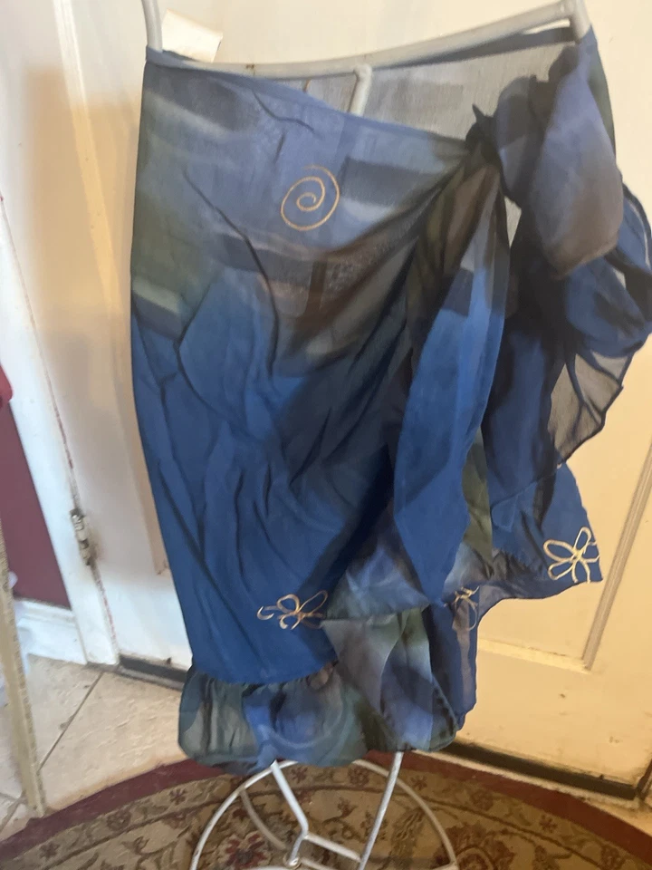 More by Lata Mantón Azul Transparente Bufanda Envoltura M Boho Bordado Volantes Dobladillo Nuevo con Etiquetas Foto 4 de 4