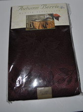 NIP Bed,Bath  Beyond Autumn Berries Damask Tablecloth - Wine - 60 x 104