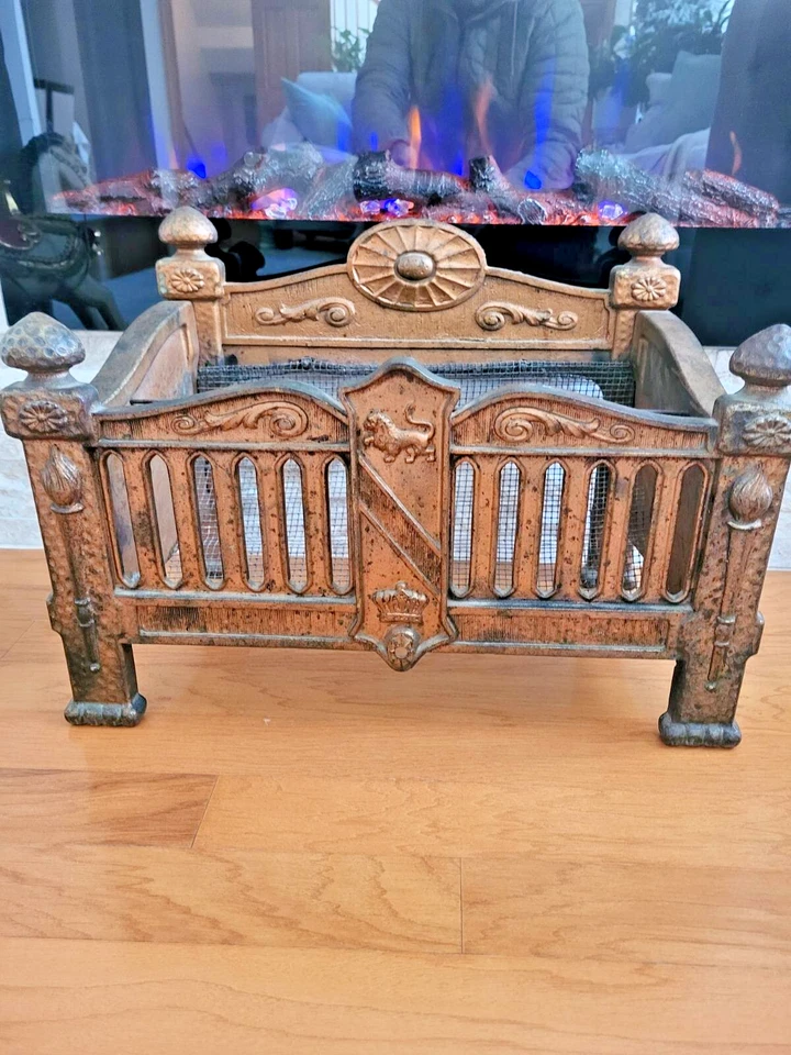 Antique Marks MFG Co Chicago Arts & Crafts Iron  Basket Fireplace Grate  - Image 3 of 4