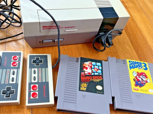 vtg 1985 Nintendo LOT video game controller NES-001 Super Mario Bros 3 retro NES