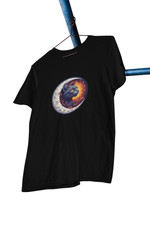 Camiseta Cosmic Black Cat Moon | Diseño Celestial Cat