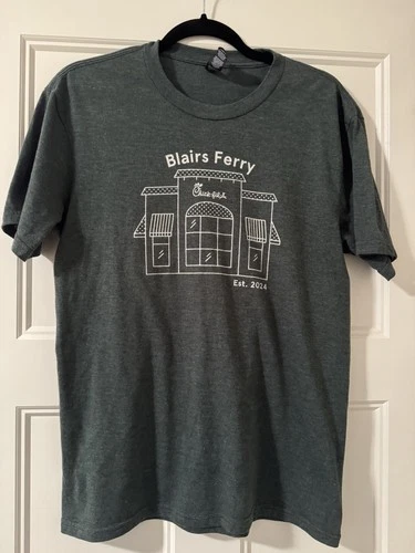 Chick-fil-A Opening Blairsferry Cedar Rapids Iowa Size Small Est 2024