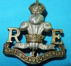 WW2 ROYAL MONMOUTHSHIRE REGIMENT ROYAL ENGINEERS MILITARY CAP BADGE WORLD WAR II