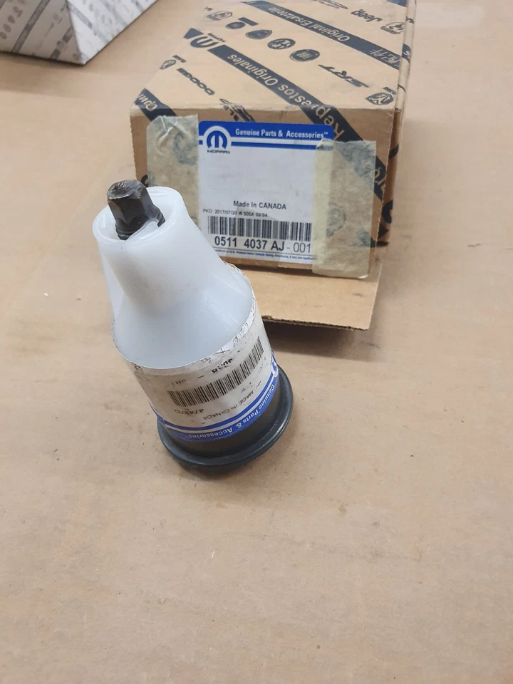 GENUINE MOPAR JEEP CHEROKEE 02-07 LOWER CONTROL ARM FRONT BALL JOINT 05114037AJ - Image 2 of 2