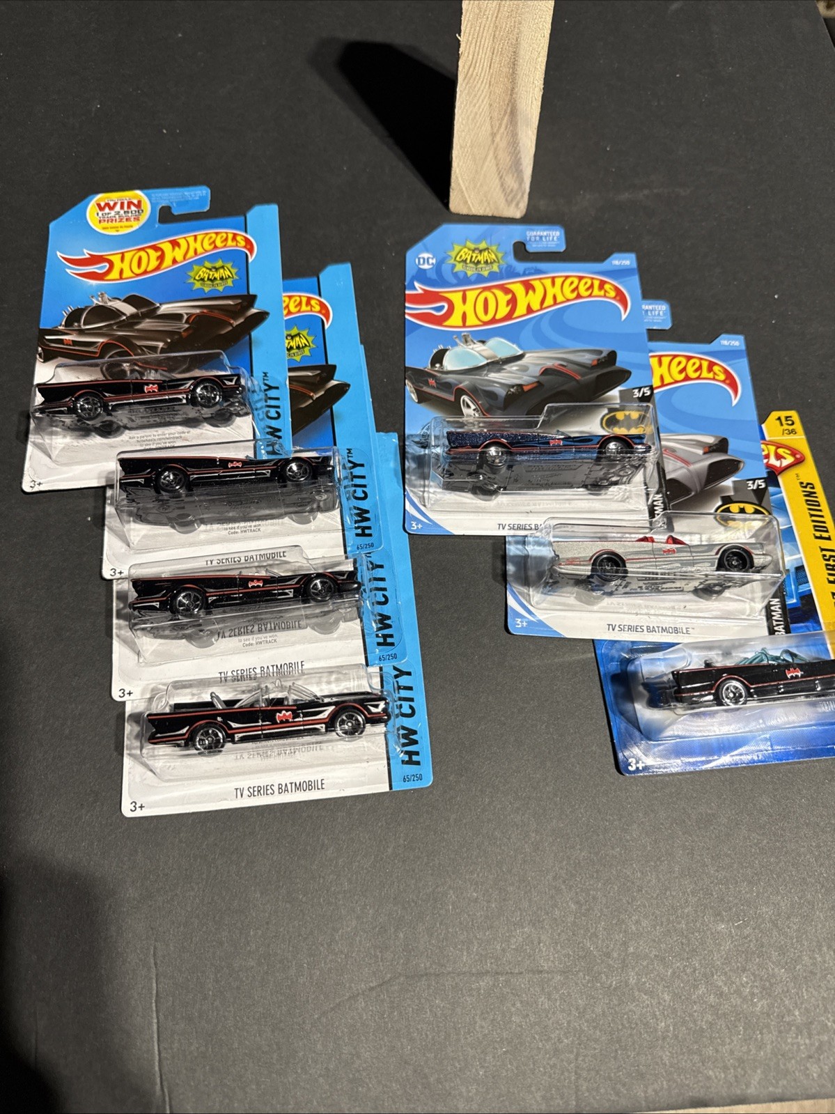 Hot Wheels - BATMAN - TV Series Batmobile 2013 2017 2007