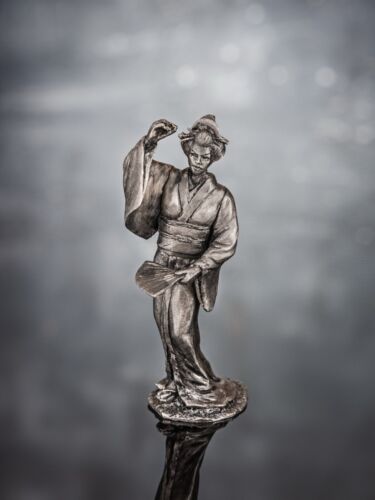 Figurine articulée Geisha Dansante Miniature De Collection Non Peinte Échelle 1/32 Échelle 54 mm - Photo 1 sur 5