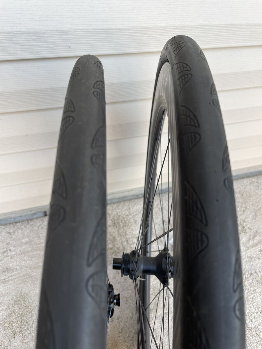 Reynolds Strike 62mm Carbon Road Wheelset. Disc centerlock Reynolds Strike 62mm Carbon Road Wheelset. Disc centerlock