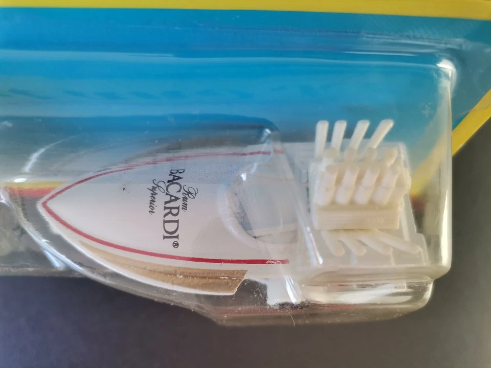 MATCHBOX LAND ROVER 90 Seafire Boat & Trailer BACARDI TWIN PACKS - Immagine 4 di 4