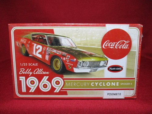 Bobby Allison 1969 Mercury Cyclone Coca Cola #12 Race Car 1/25 Scale Model Kit - 第 4/4 張圖片