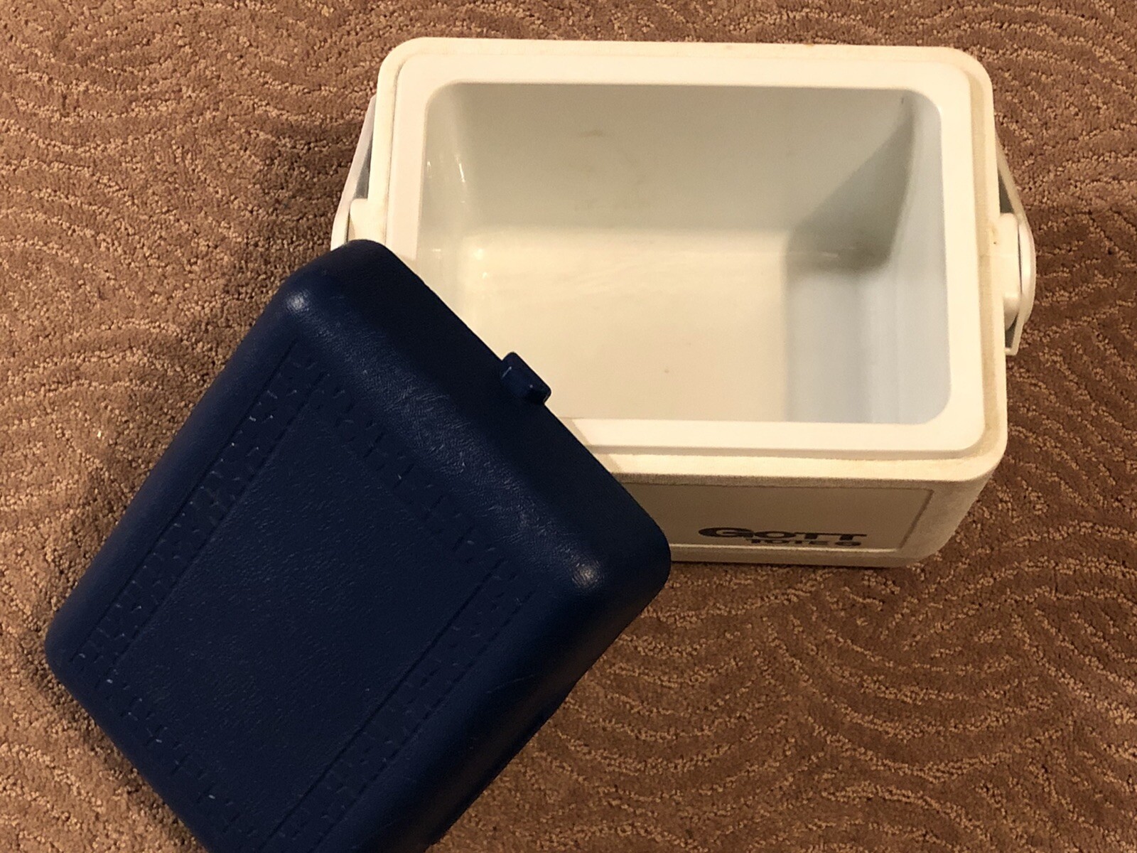 Vintage Blue & White Gott Tote 6 Personal Cooler Ice Chest Model 1806 eBay