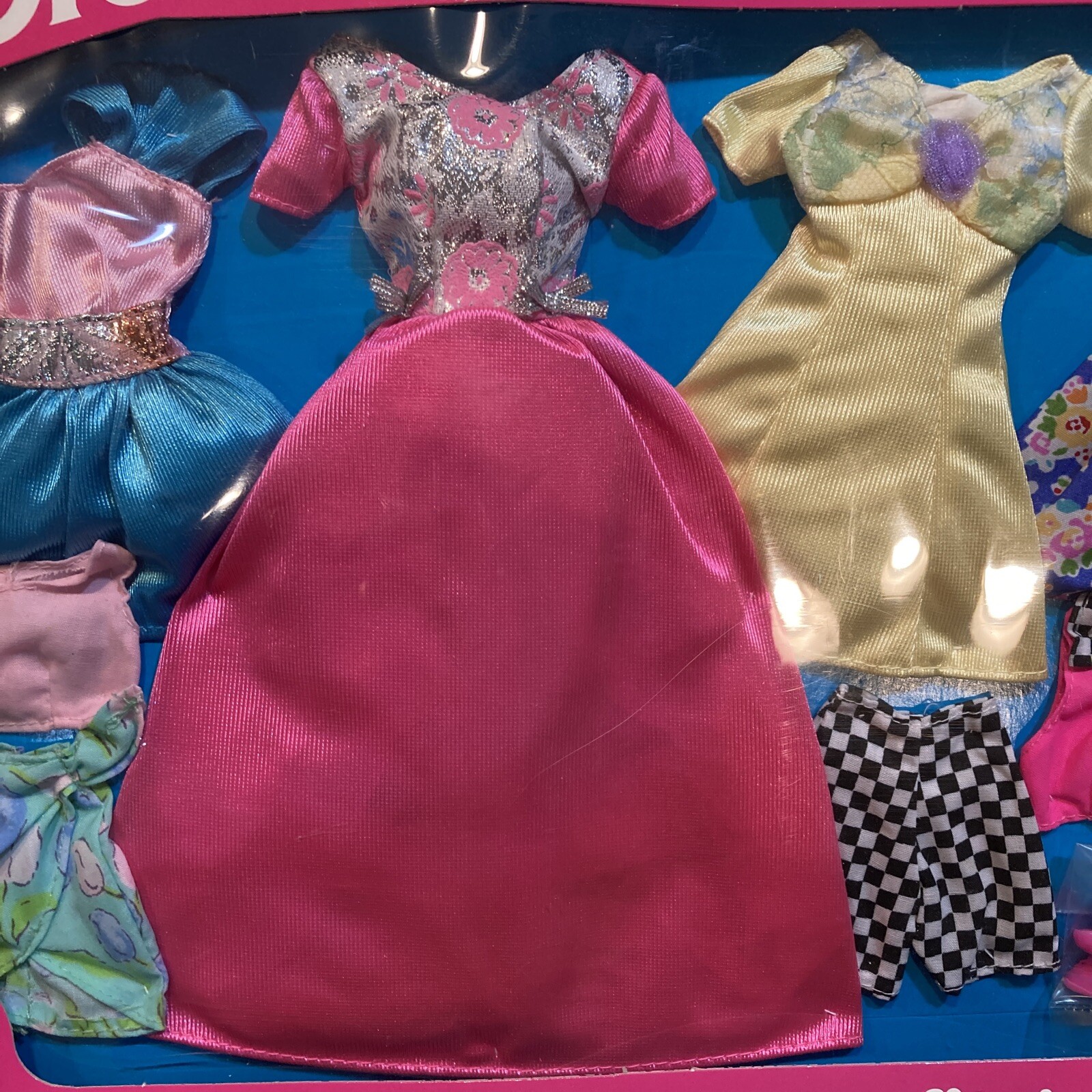 Barbie Easy To Dress Gift Pack Fashions 6 Complete Outfits Motel 68073