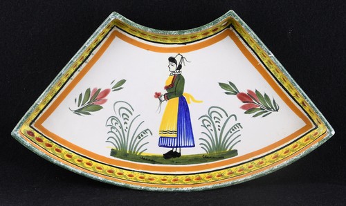Henriot Quimper Large Chip & Dip Man & Woman (17 1/2" Diameter) - Picture 3 of 12