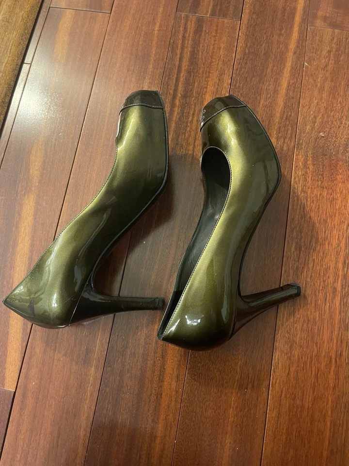 Zapatos de Tacón Alto Chanel Cuero Negro Logo CC Talla 39 EE. UU. 8,5 Netaporter Foto 4 de 4