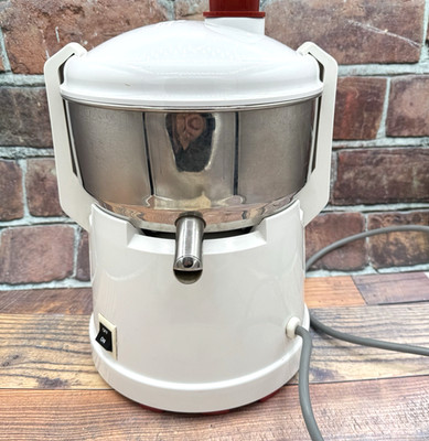 Omega Model 1000 Fruit Vegetable Juicer Extractor Juice Centrifugal Tested/Works