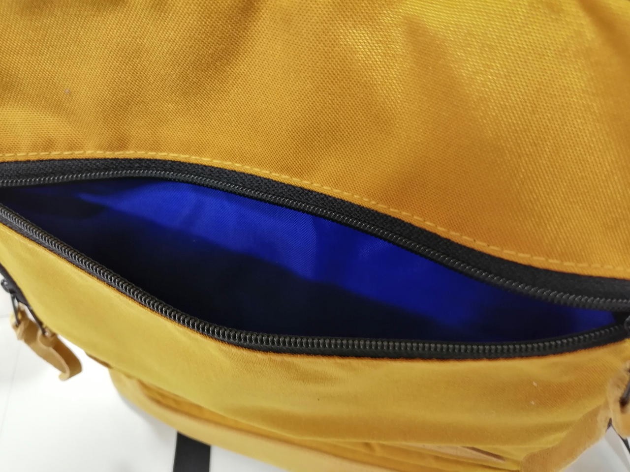 Backpack model mustard yellow DATUM - image 11