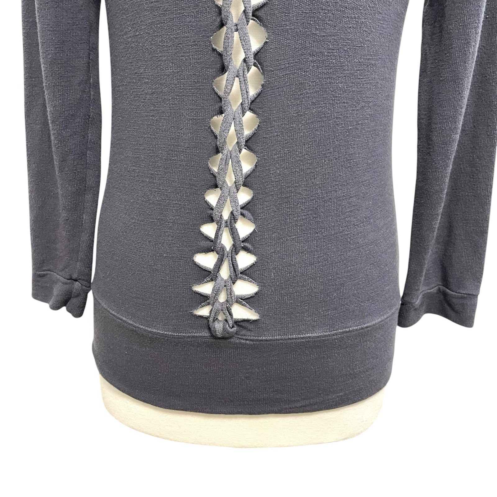MONROW Ladder Twist-Back Pullover Sweatshirt Char… - image 6