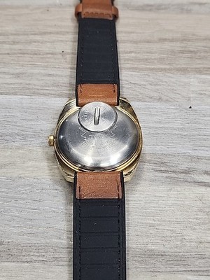 Vintage 1976 Mens Timex 38mm Electronic Wrist Watch - Working, Starts/Stops Vintage 1976 Mens Timex 38mm Electronic Wrist Watch  main image 2