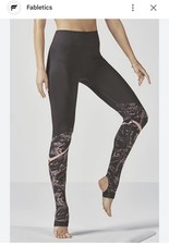 Fabletics Size M Eliza High Waisted Leggings Seamless Stirrups Gray Marble