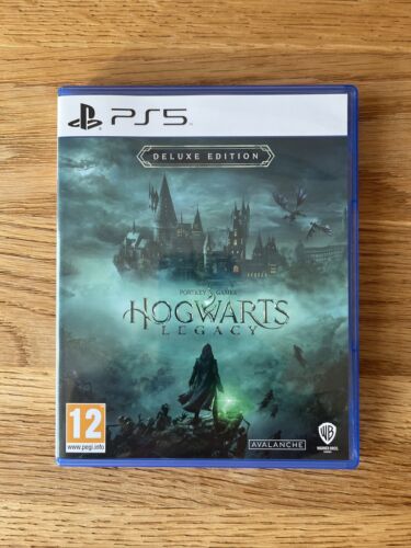 Hogwarts Legacy Deluxe Edition + Keychain PS4 / PS5 [LIKE NEW