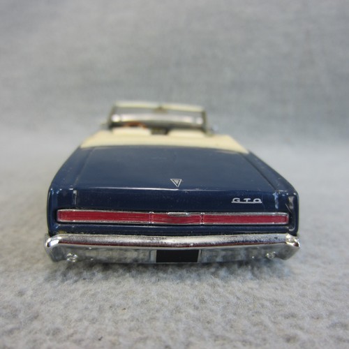 Franklin Mint Pontiac GTO Vintage 1/43 Diecast Car Functional Doors Blue - Picture 6 of 9