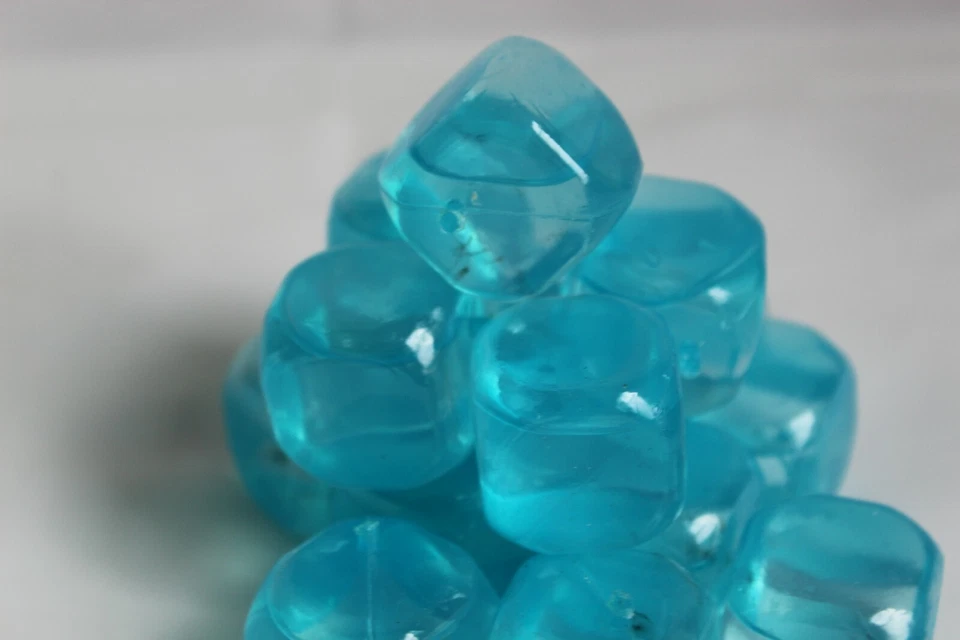 30 PACK Reusable Frosted Plastic Ice Cubes NEW Same Day Shiping - Image 2 of 2