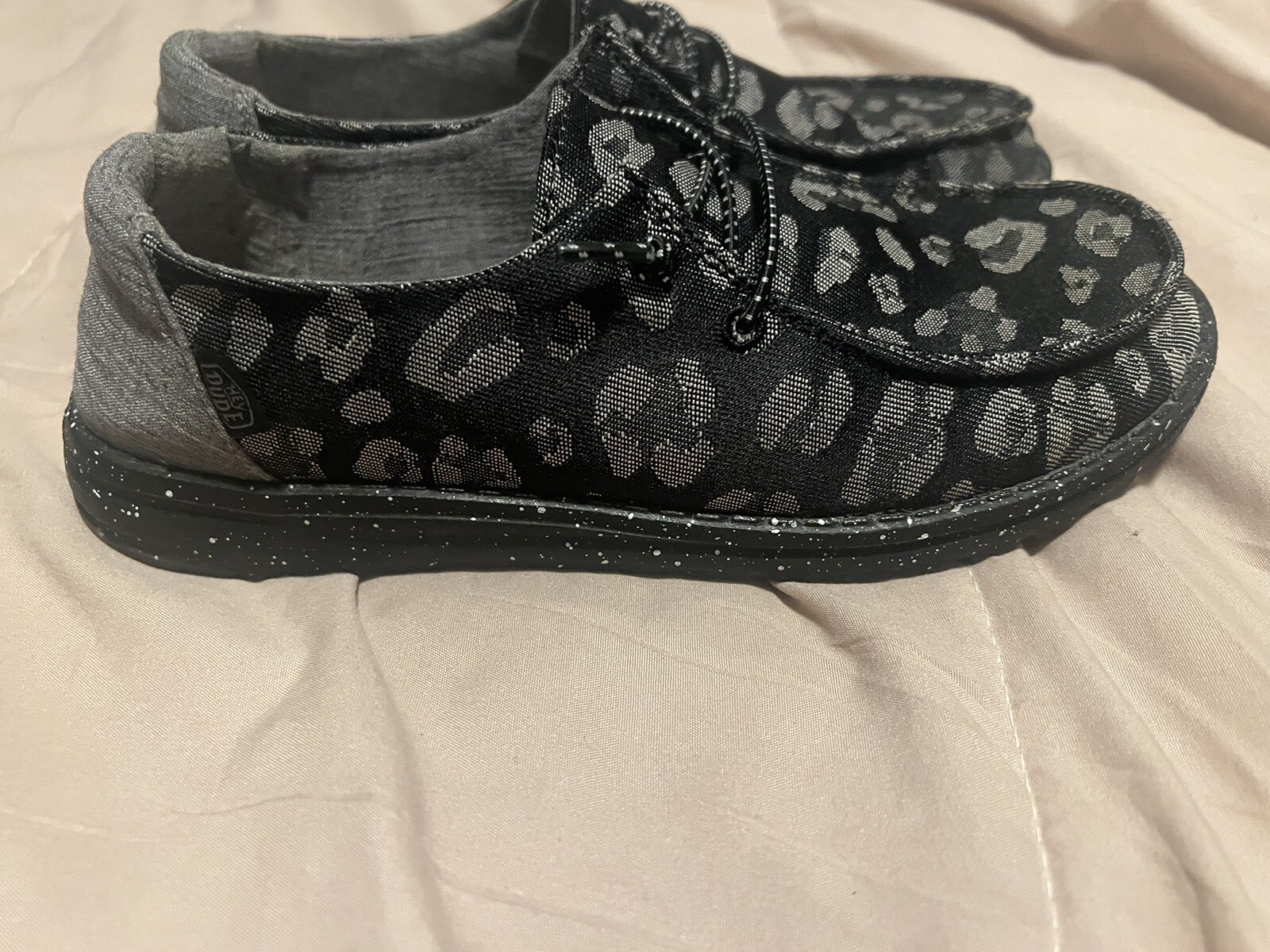Womens Size 7 Black & Gray Leopard Print Hey Dude Shoes eBay