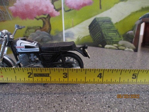 VINTAGE ZEE TOYS YAMAHA MOTORCYCLE DIECAST TOY - Picture 2 of 7