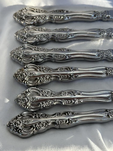 Oneida Michelangelo Stainless Steak/Serrated Set Of 6  & Storage Box Gorgeous