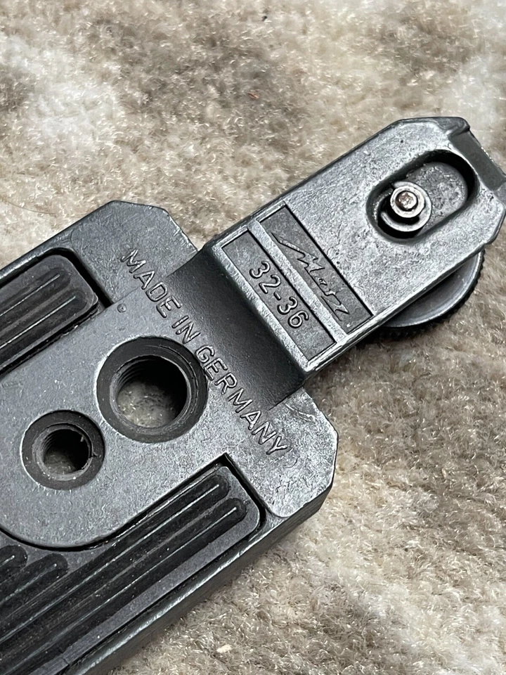 Metz Original Straight Camera Bracket 32-36 for Hammerhead Flashguns - Image 2 of 3