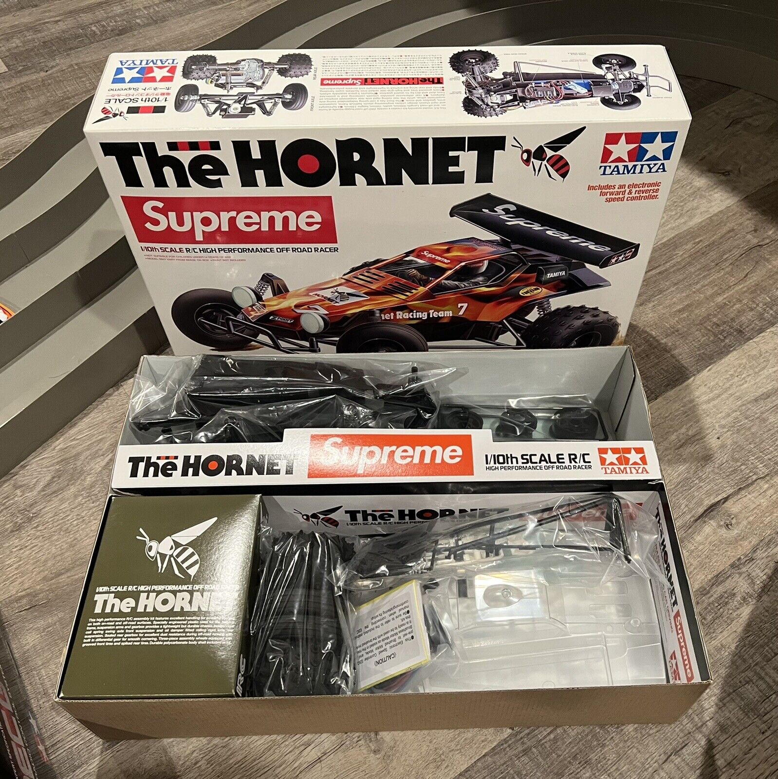 新品未使用Supreme Tamiya Hornet RC Car