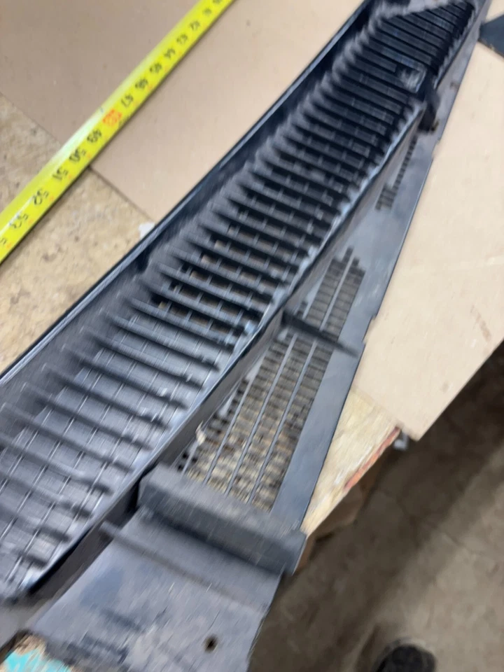 BONITO 1988 1991 97 1998 CHEVROLET OBS GMC LIMPIAPARABRISAS CUBIERTA PANEL EMBELLECEDOR Foto 4 de 4