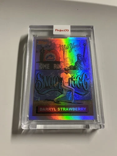2021 TOPPS PROJECT 70 DARRYL STRAWBERRY BY SNOOP DOGG - RAINBOW FOIL 62/70 #353
